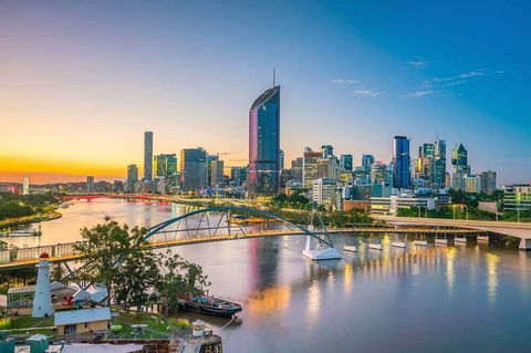Brisbane Airport Transfers : Brisbane To Brisbane Airport BNE In Luxury Van - Accommodation Gold Coast 6