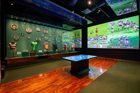 Ultimate Sports Lovers Bus Tour Of Melbourne - Accommodation Gold Coast 4