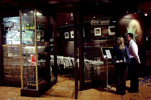 E Gusto - Accommodation Gold Coast 0