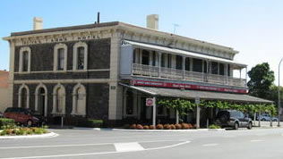 Royal Arms Hotel - Accommodation Gold Coast 0