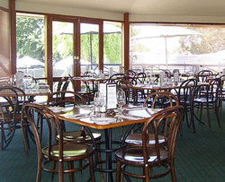Oakbank Hotel - Accommodation Gold Coast 1