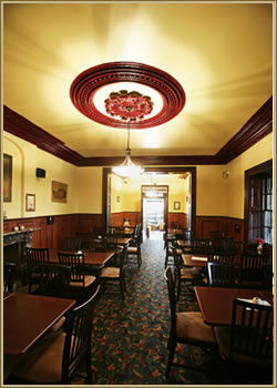 Macquarie Arms Hotel - Accommodation Gold Coast 2