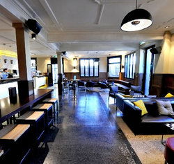 Golden Gate Hotel - Accommodation Gold Coast 2
