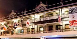 Elephant & Wheelbarrow - Accommodation Gold Coast 3