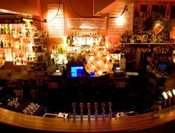 Crown And Sceptre Hotel - Gold Coast 4U 1