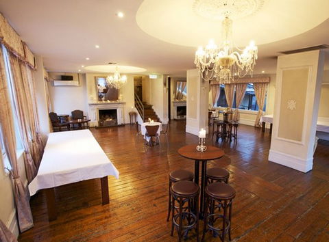 Provincial Hotel - Accommodation Gold Coast 3