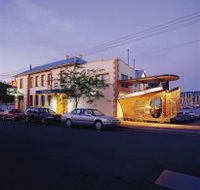 Waterfront Hotel - Accommodation Gold Coast