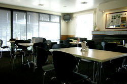 Riverview Hotel & Kains Bar & Restaurant - Gold Coast 4U 2