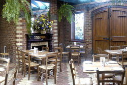 Leinster Arms Hotel - Accommodation Gold Coast 2