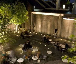 The Beresford Hotel - Accommodation Gold Coast 2