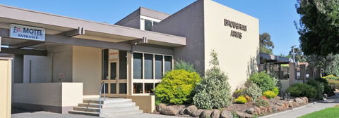 Brougham Arms Hotel - 1 Gold Coast 0