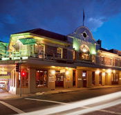 Town Hall Hotel - Gold Coast 4U