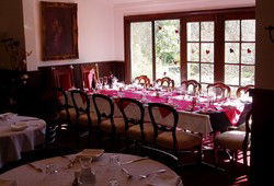 Mount Helena Tavern - Gold Coast 4U 1