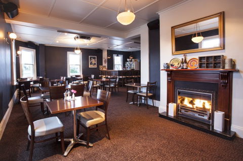 The Fox On Montague - Accommodation Gold Coast 1