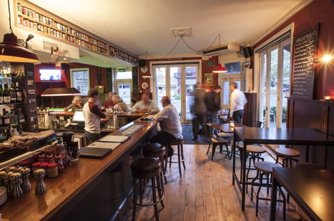 The Fox On Montague - Accommodation Gold Coast 4