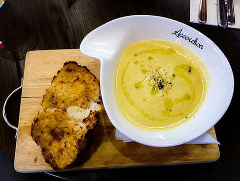 Accordion Cafe & Restaurant - Accommodation Gold Coast 1