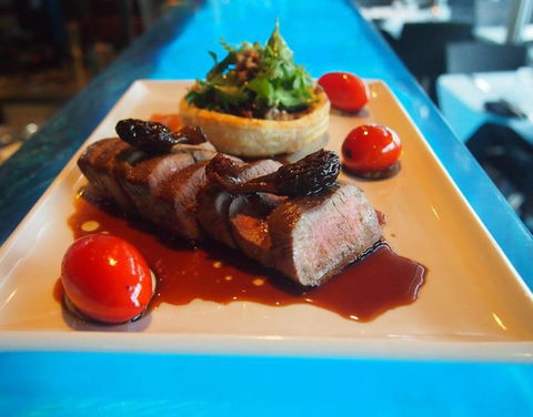 Black Angus Bar & Grill Restaurant - 1 Gold Coast 3