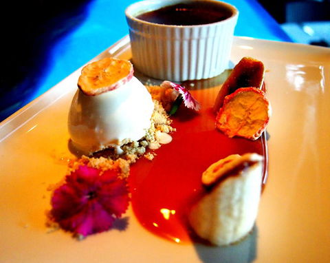 Black Angus Bar & Grill Restaurant - 1 Gold Coast 4