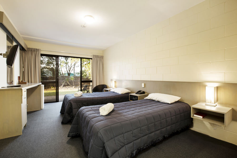 Kawana Waters Hotel - Accommodation Gold Coast 2