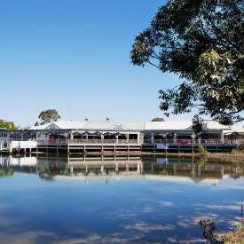 Waterfront Hotel - Accommodation Gold Coast 1