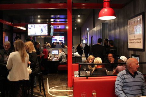 The Sporting Globe Bar & Grill - Accommodation Gold Coast 1