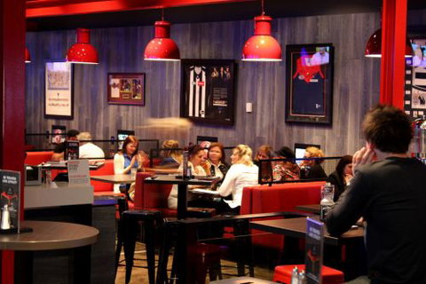 The Sporting Globe Bar & Grill - Accommodation Gold Coast 3