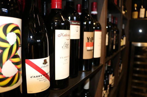 V -wall Tavern Blue Water Brasserie - Gold Coast 4U 2