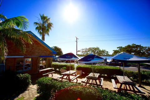 Tea Gardens Hotel–Motel - Accommodation Gold Coast 1