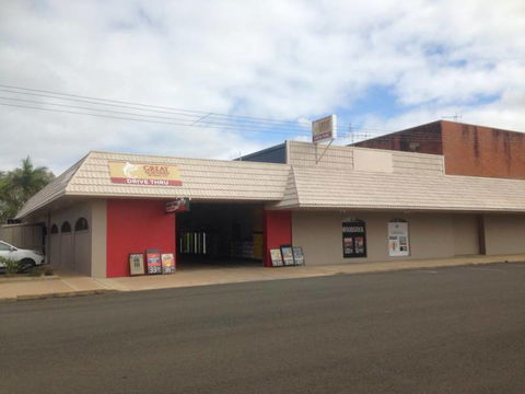 East End Hotel - Accommodation Gold Coast 0