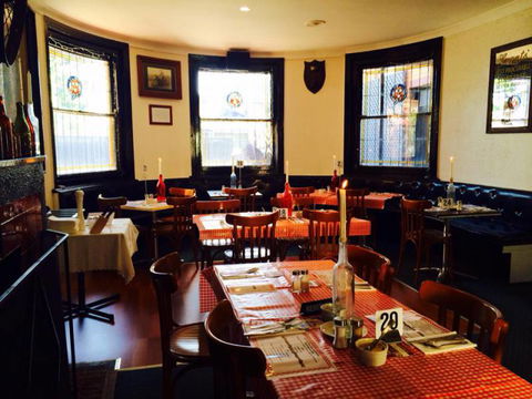 Queens Arms Hotel - Accommodation Gold Coast 2