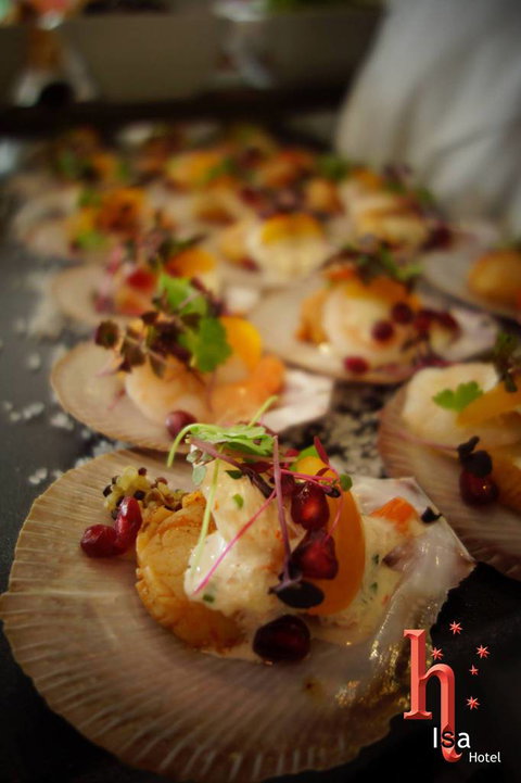 Isa Hotel - 1 Gold Coast 3