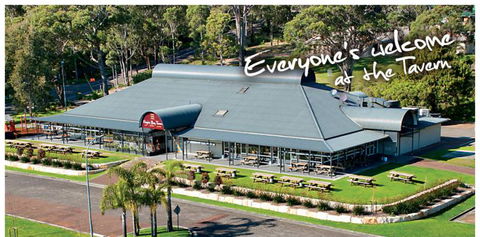 Empire Bay Tavern - Accommodation Gold Coast 0