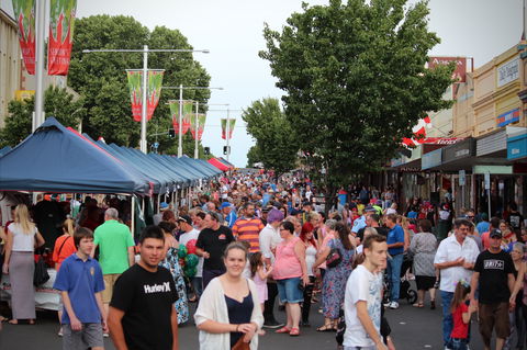 Cowra Christmas Street Festival - Gold Coast 4U 0