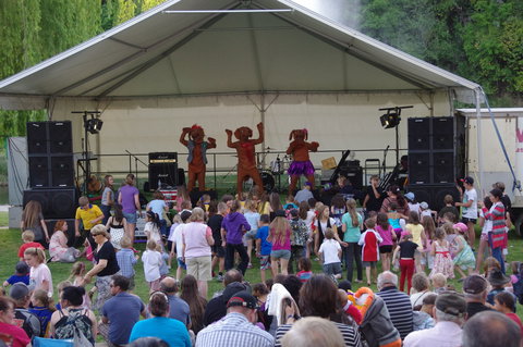 Regional Australia Bank Inverell Sapphire City Festival - Accommodation Gold Coast 1