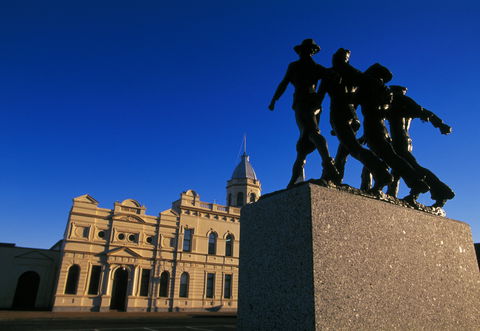 ANZAC Day - Accommodation Gold Coast 0