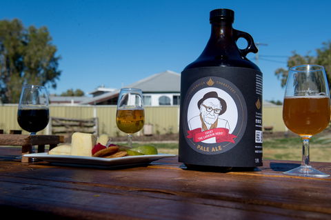 Beer And Wine O'Clock At Club Boutique Hotel Cunnamulla - Gold Coast 4U 2