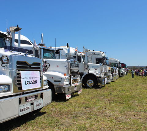 Lights On The Hill Memorial Convoy - Accommodation Gold Coast 2