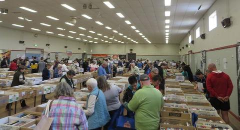 Rotary Club Of Wagga Wagga - Book Fair - 1 Gold Coast 0