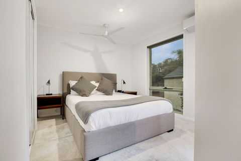 North Pier Hotel - Accommodation Gold Coast 6