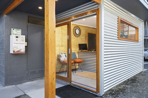 North Pier Hotel - Accommodation Gold Coast 0