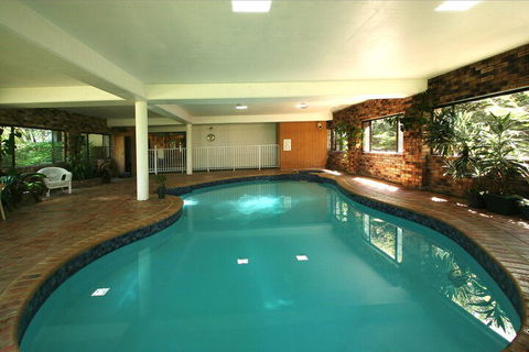 Chalet Swisse Spa - Accommodation Gold Coast 2