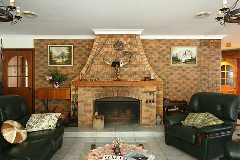 Chalet Swisse Spa - Accommodation Gold Coast 5