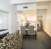 Collins Hotel - Accommodation Gold Coast