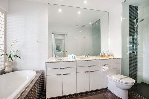 Ultra Broadbeach - Accommodation Gold Coast 4