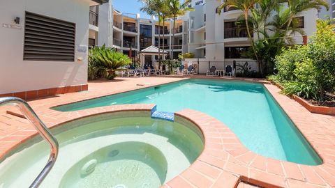 Burleigh On The Beach Holiday Apartments - Gold Coast 4U 3
