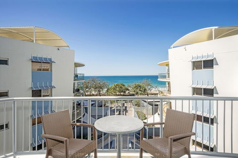 Rolling Surf Resort - Accommodation Gold Coast 3