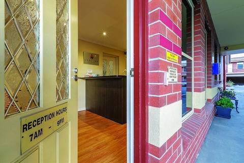 Lake Inn Ballarat - Gold Coast 4U 4