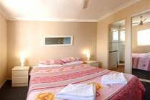 Shaz Maisons Apartments - Accommodation Gold Coast 2