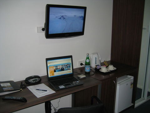Devere Hotel - Gold Coast 4U 4