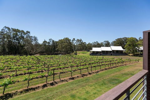 Hermitage Lodge - Accommodation Gold Coast 1